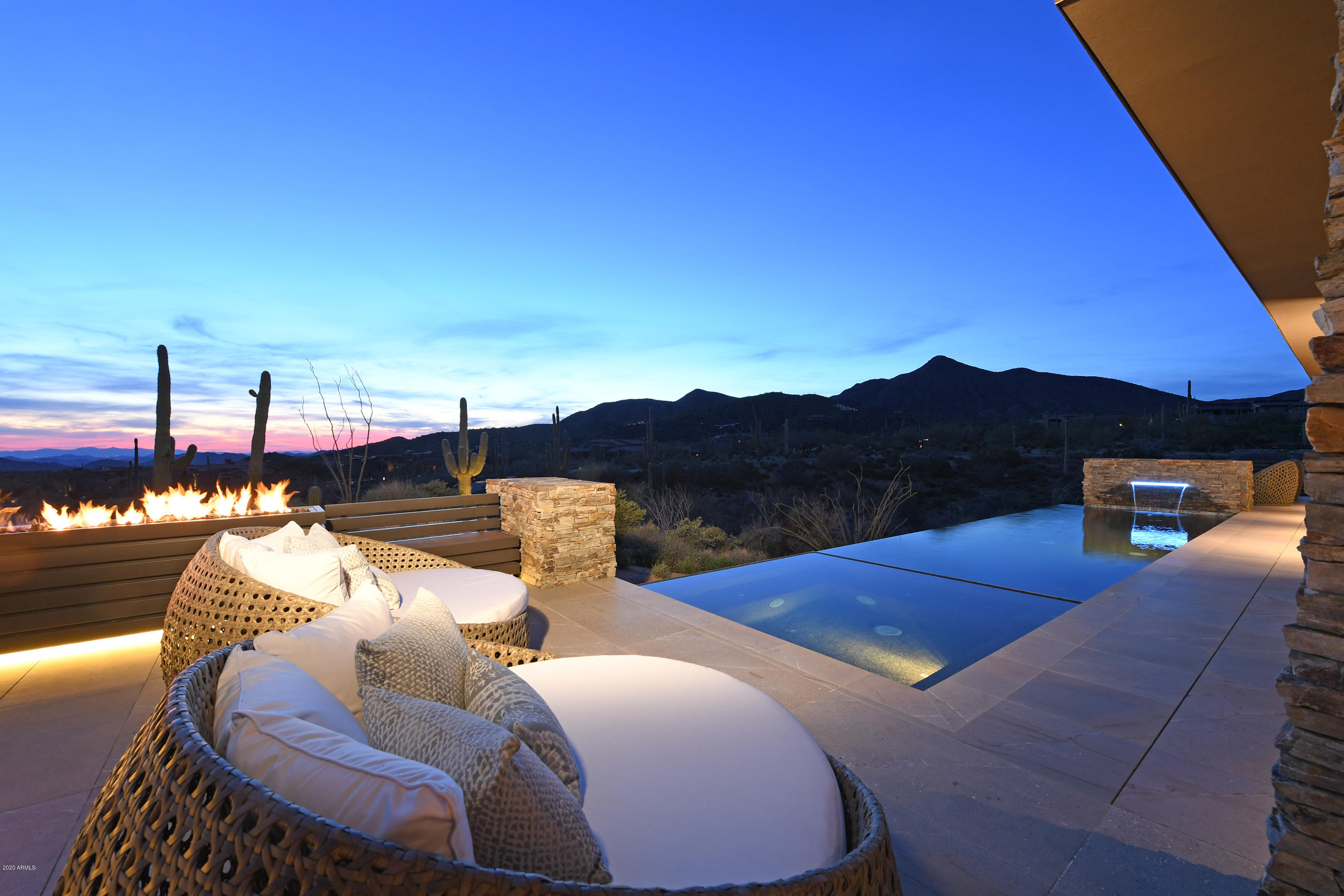 DESERT MOUNTAIN - Residential