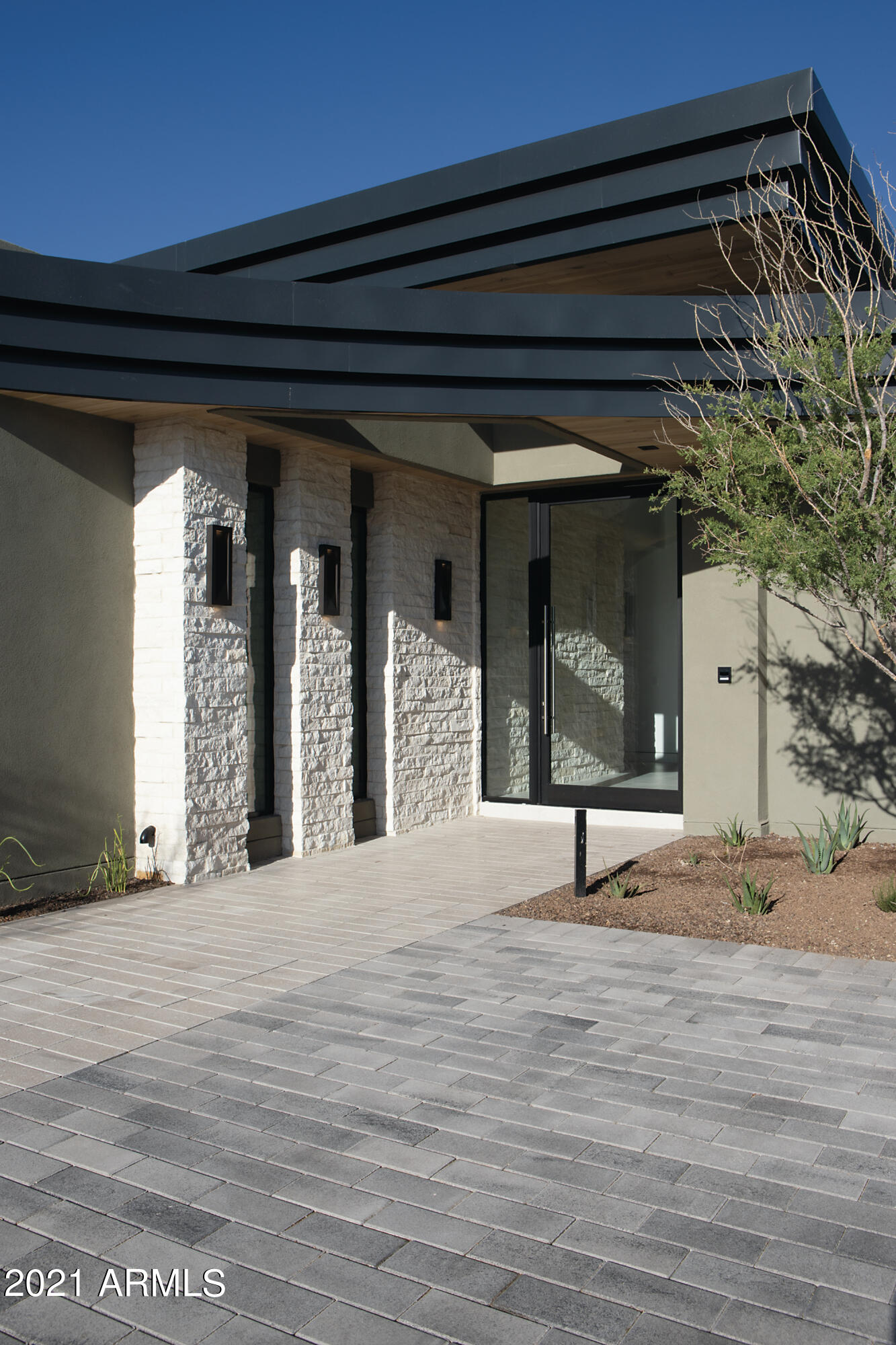 Solitude 
HV91 - Residential