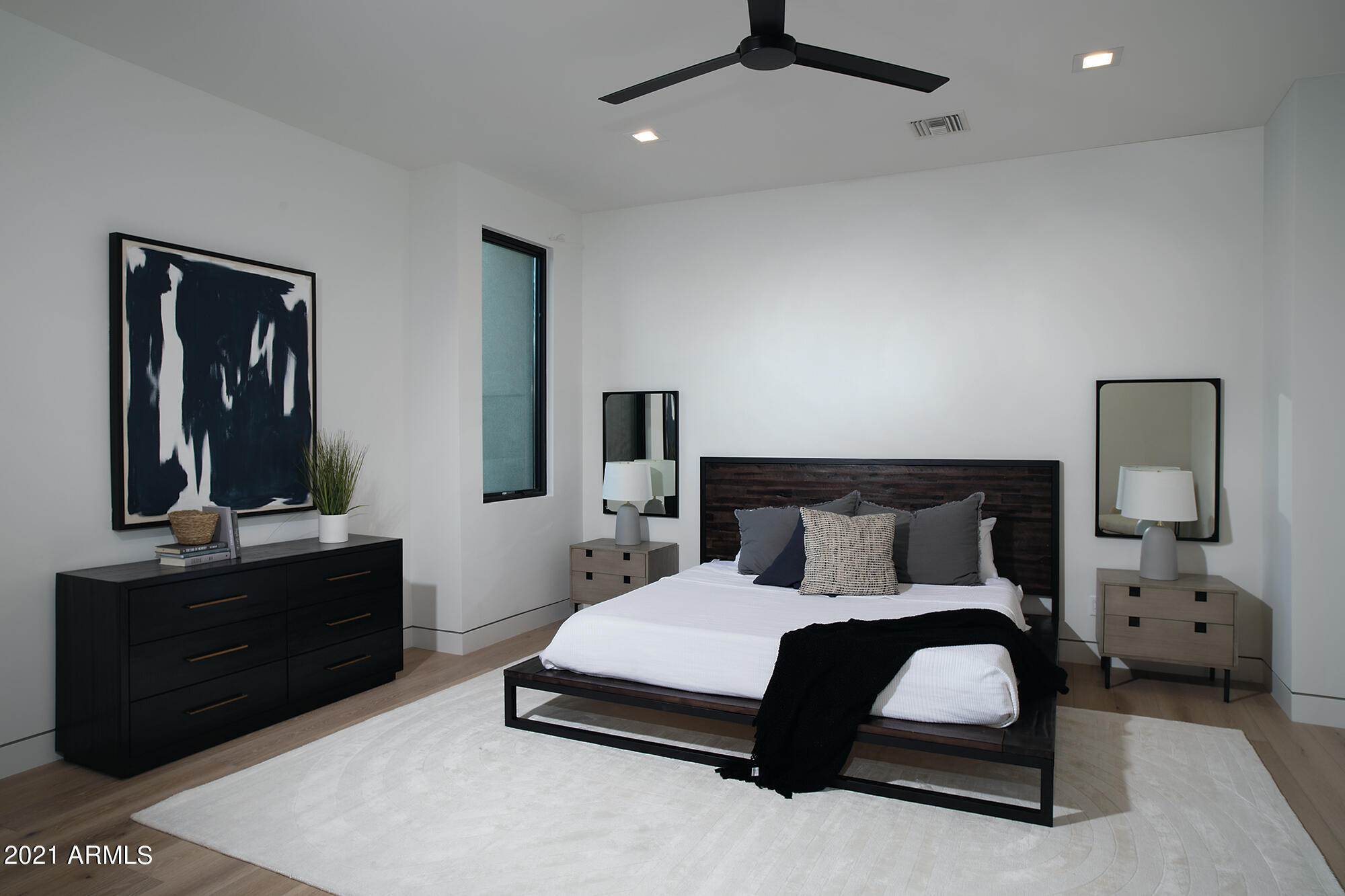 Solitude 
HV91 - Residential