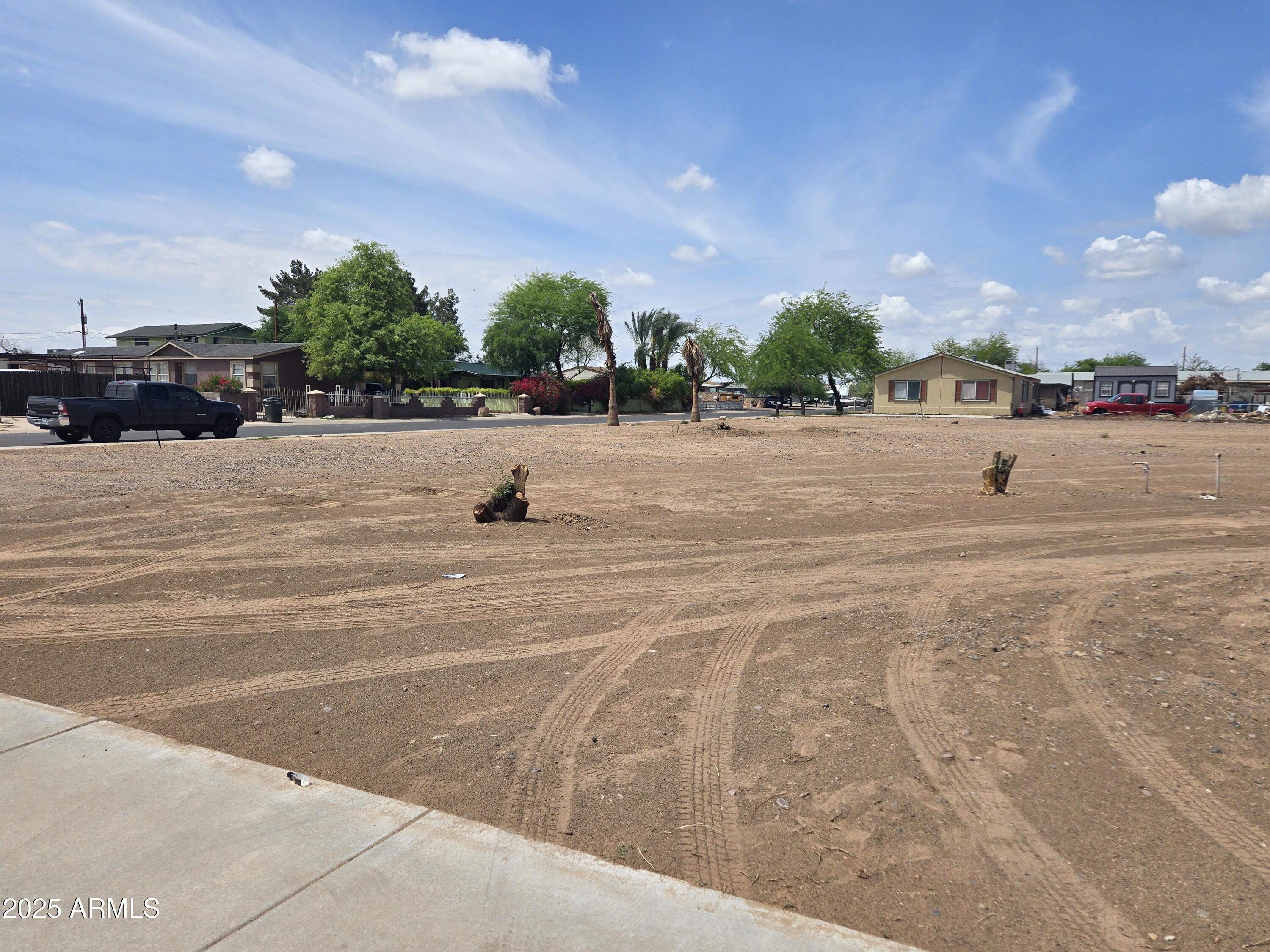 Two other lots, north and east of subject one, are being sold separately or together. Refer to 	
6862389, 6862431