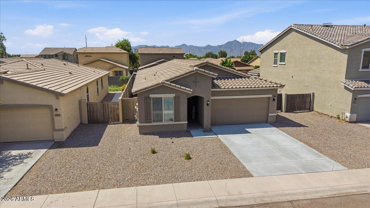 SIENNA VISTA - Residential