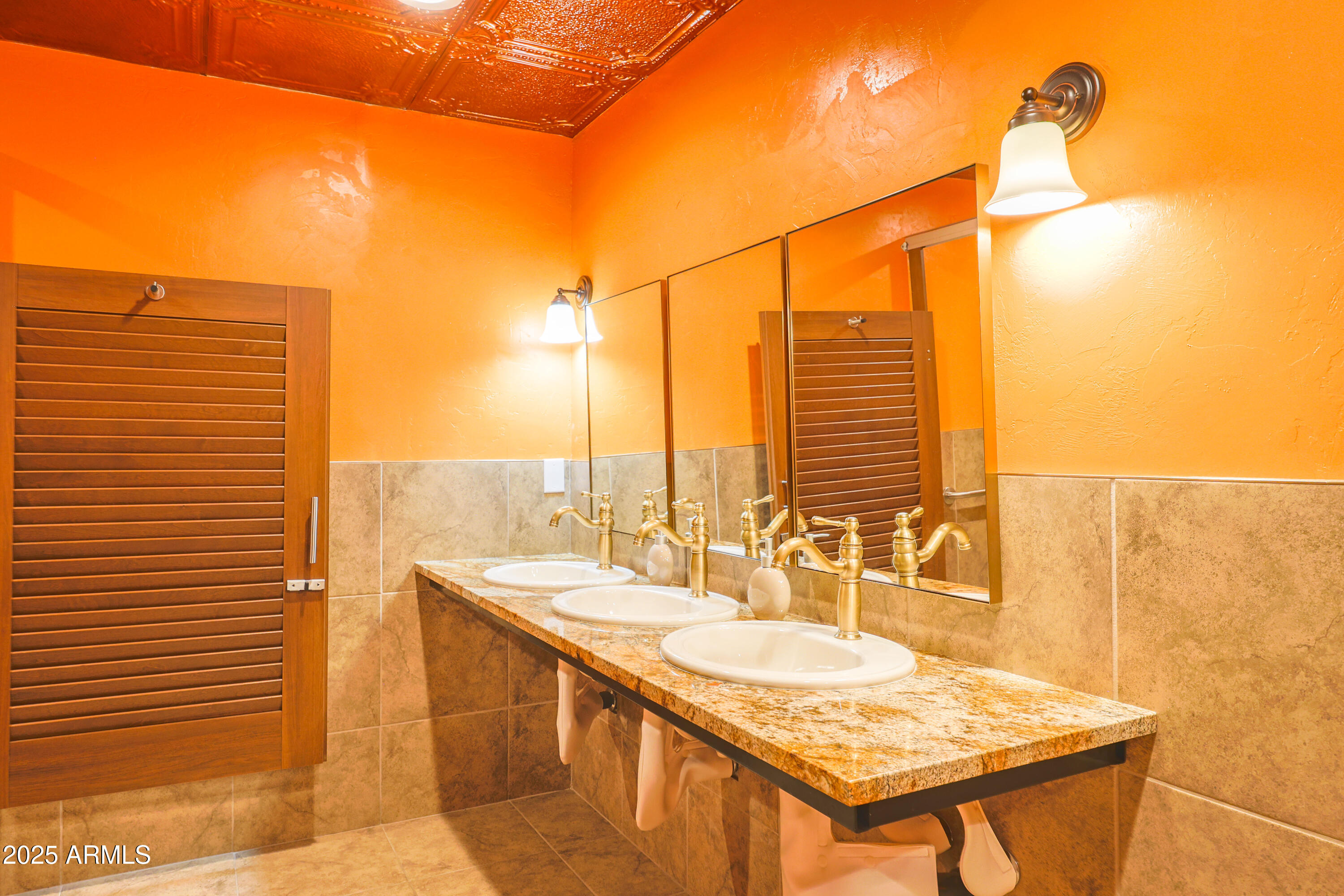 HUACHUCA VILLAGE RESUB - Commercial Sale