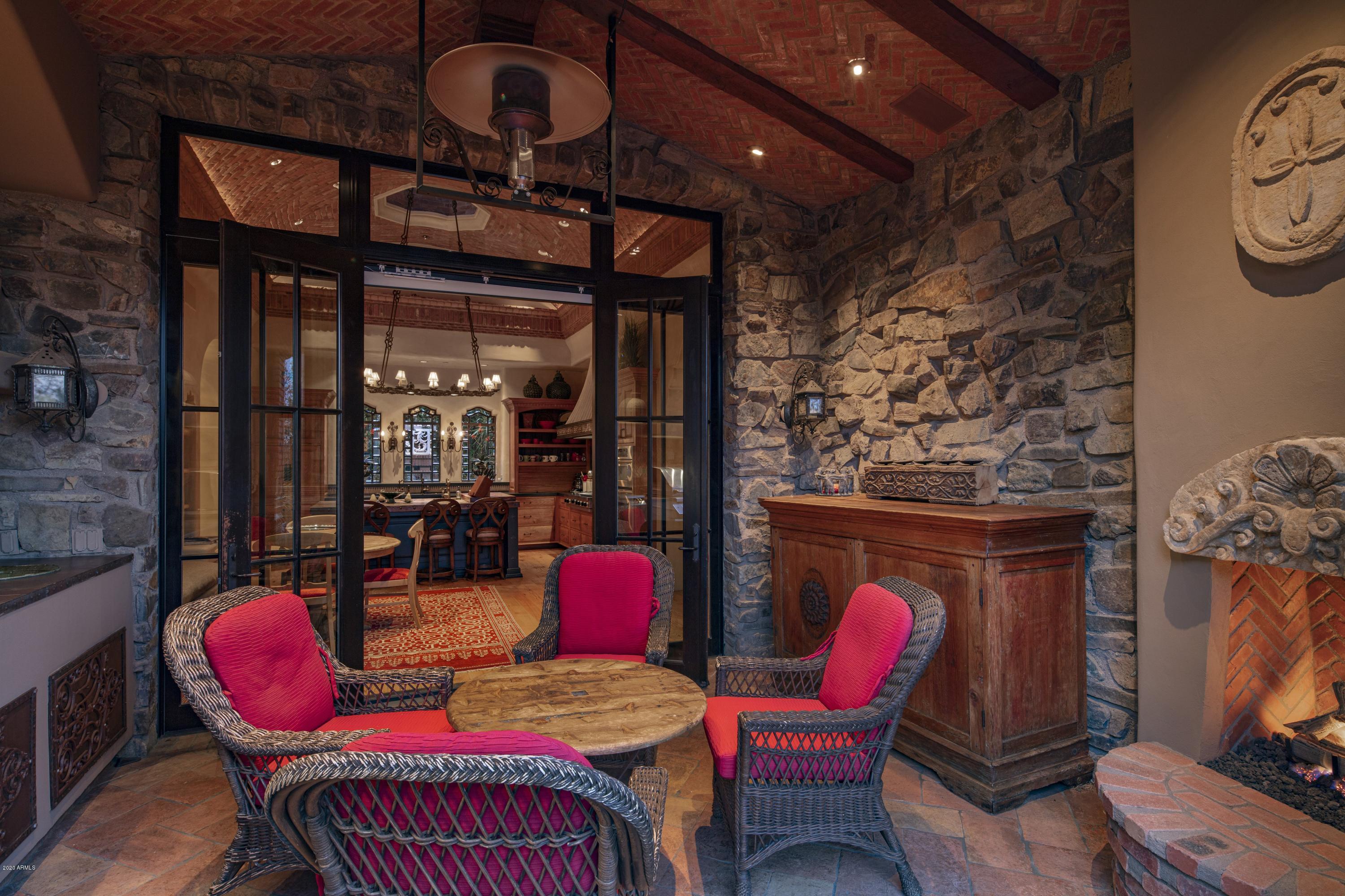 ESTANCIA - Residential