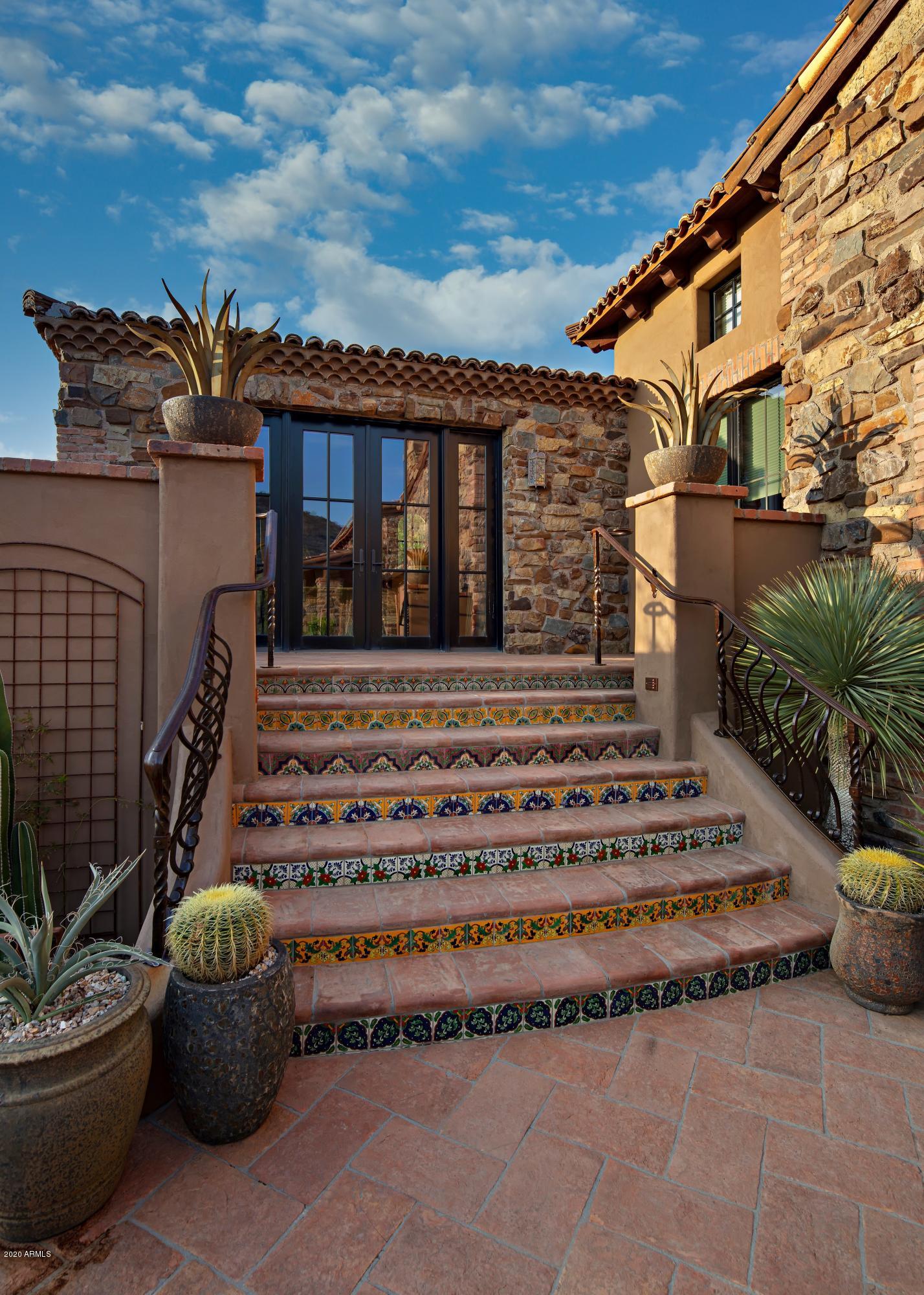 ESTANCIA - Residential