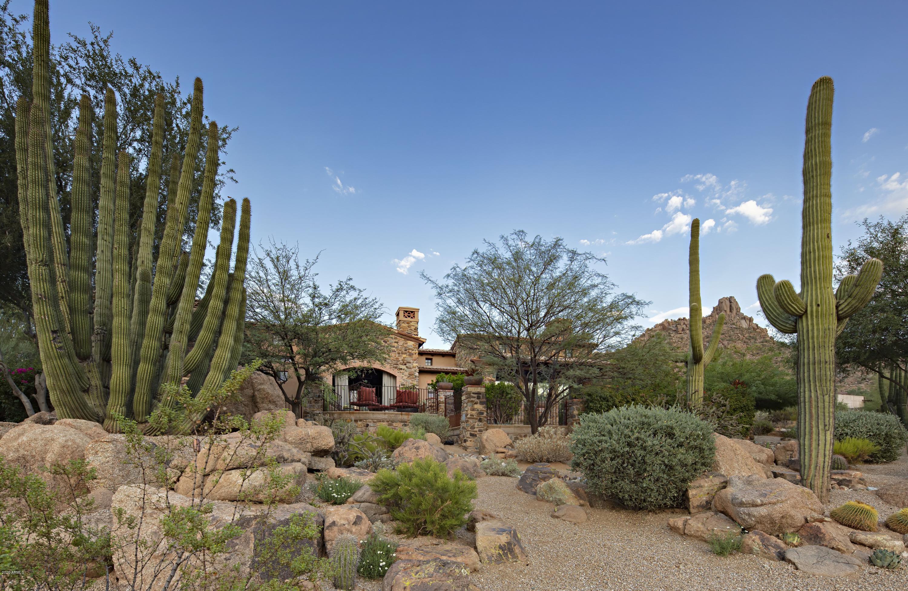 ESTANCIA - Residential