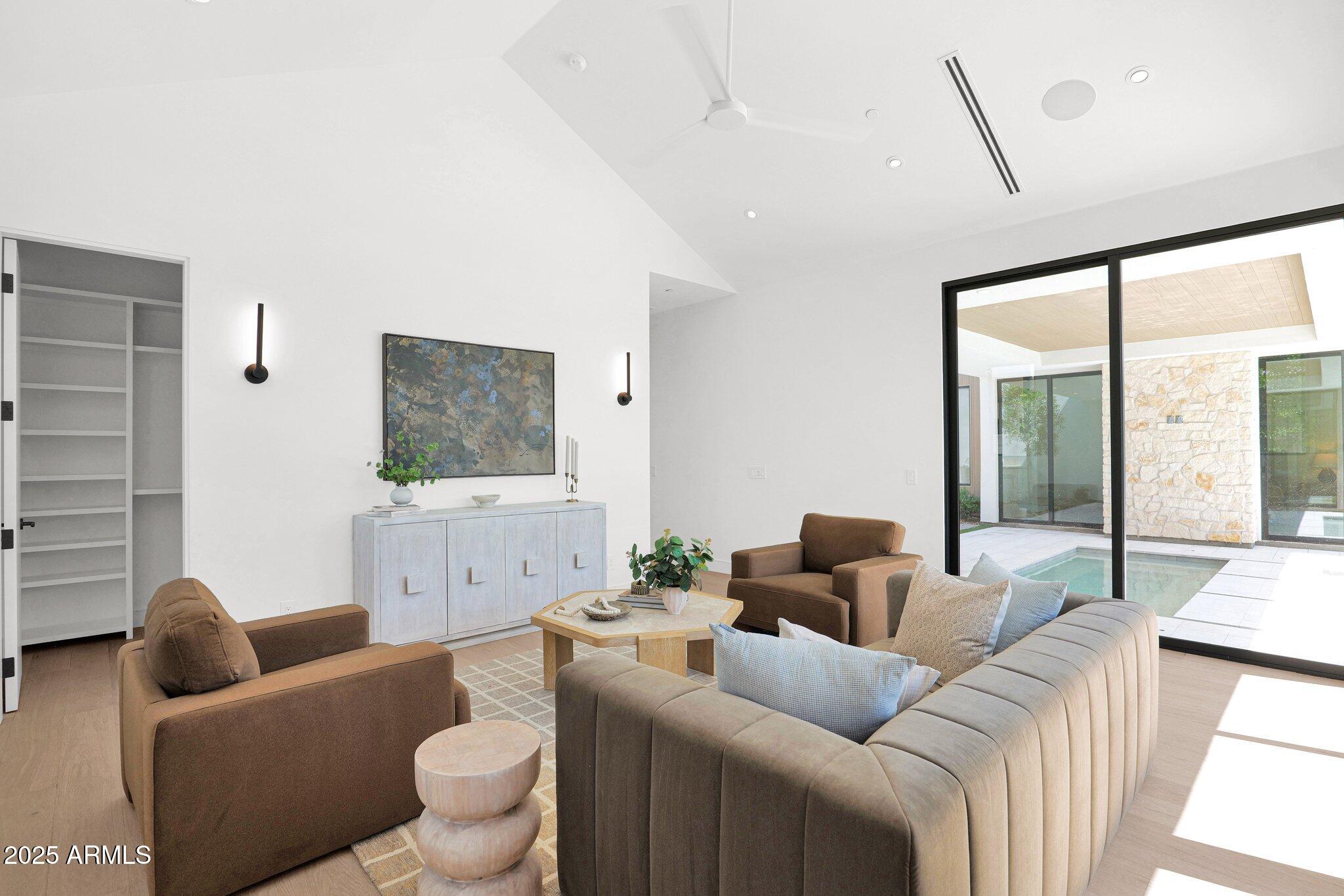 HACIENDA GRANADA 2 - Residential