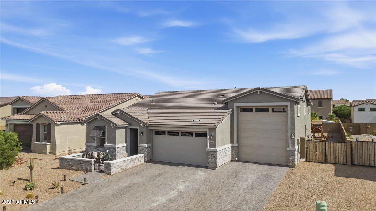PALO BREA - Residential