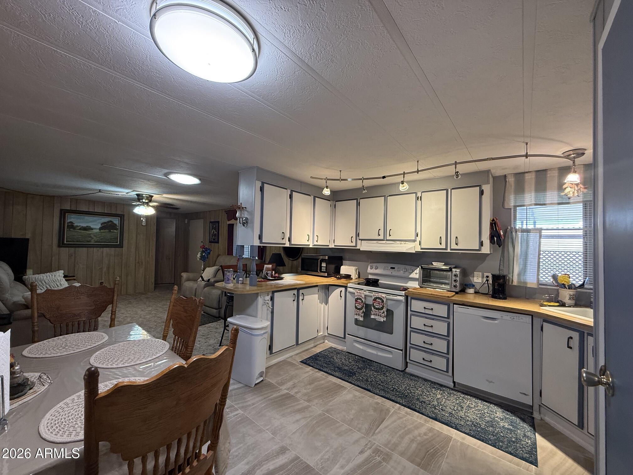 S9 T6S R6E - Residential