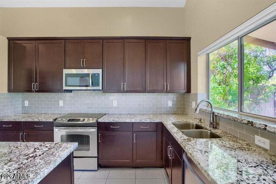 MCDOWELL MOUNTAIN RANCH PARCEL U - Residential Lease