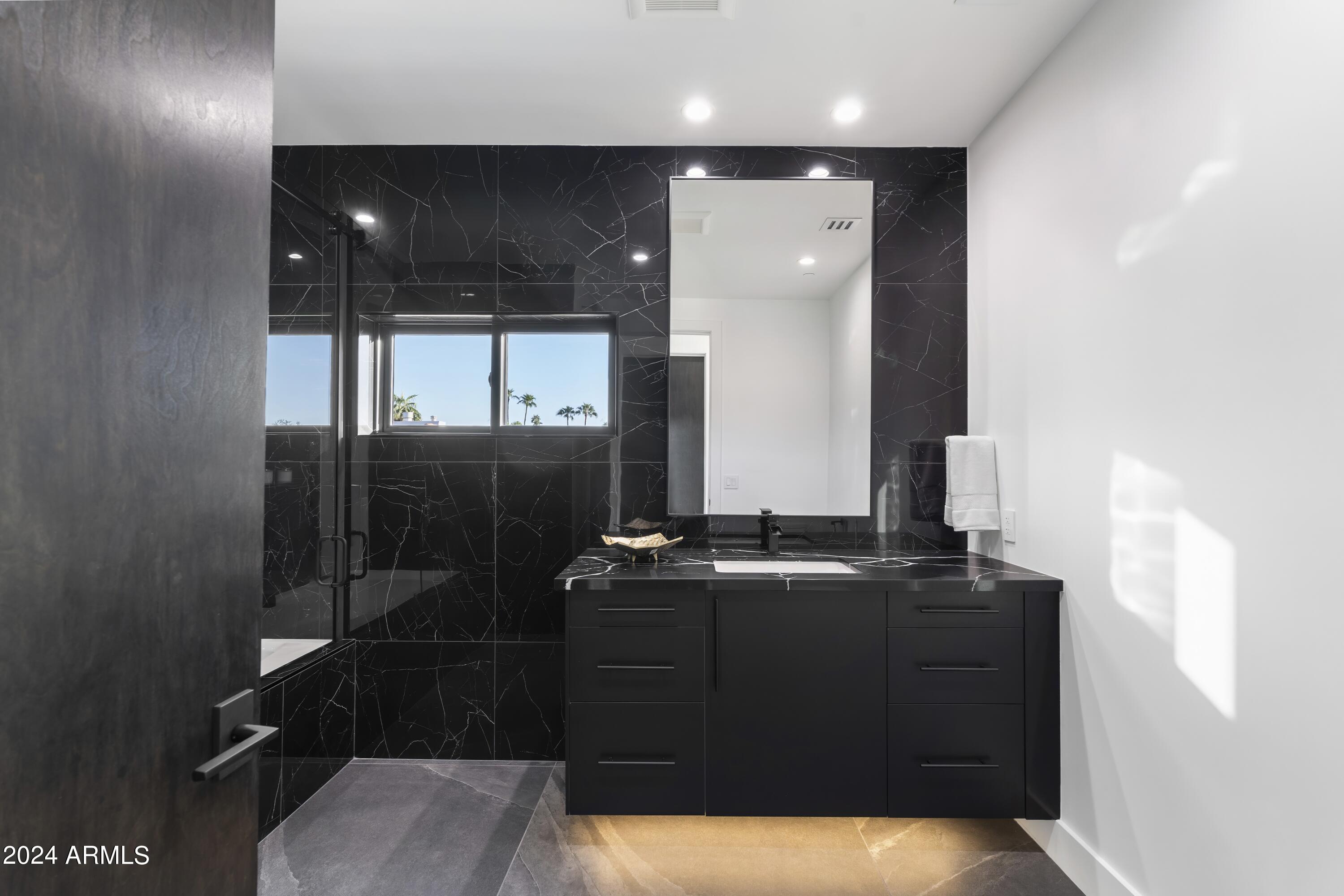 SUB OF SW4 SEC 32 - Residential