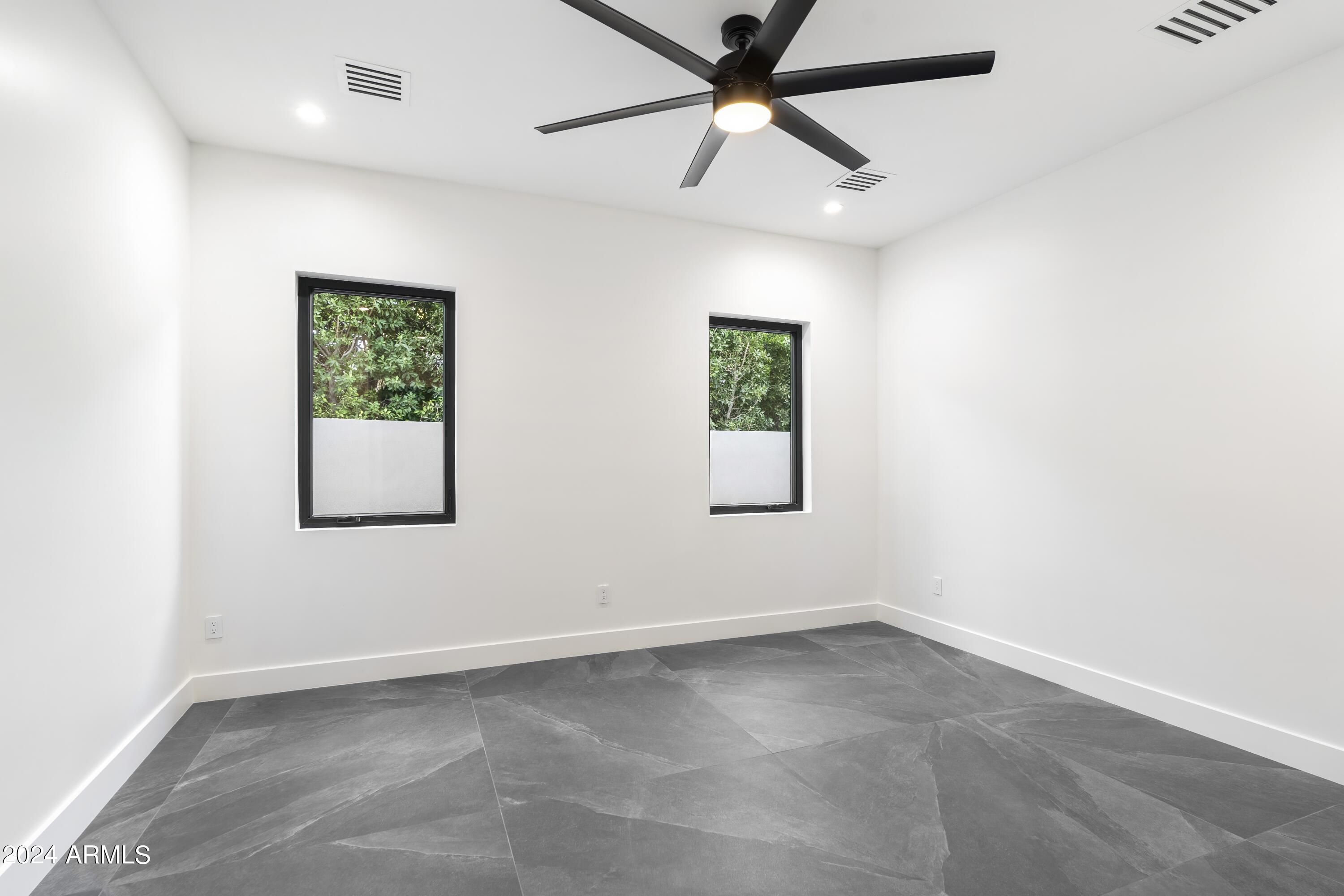 SUB OF SW4 SEC 32 - Residential