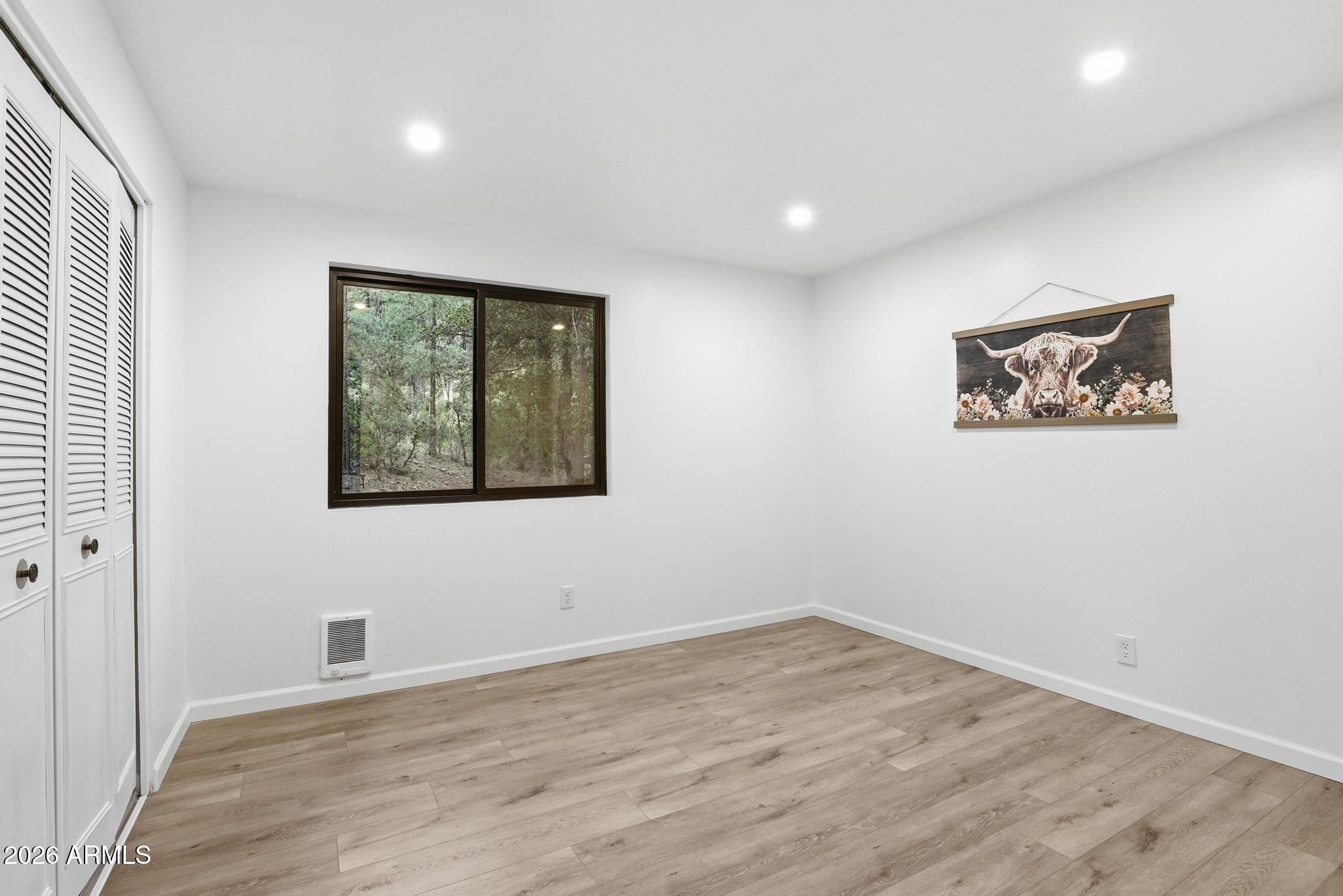STRAWBERRY VIEW 3 - Residential