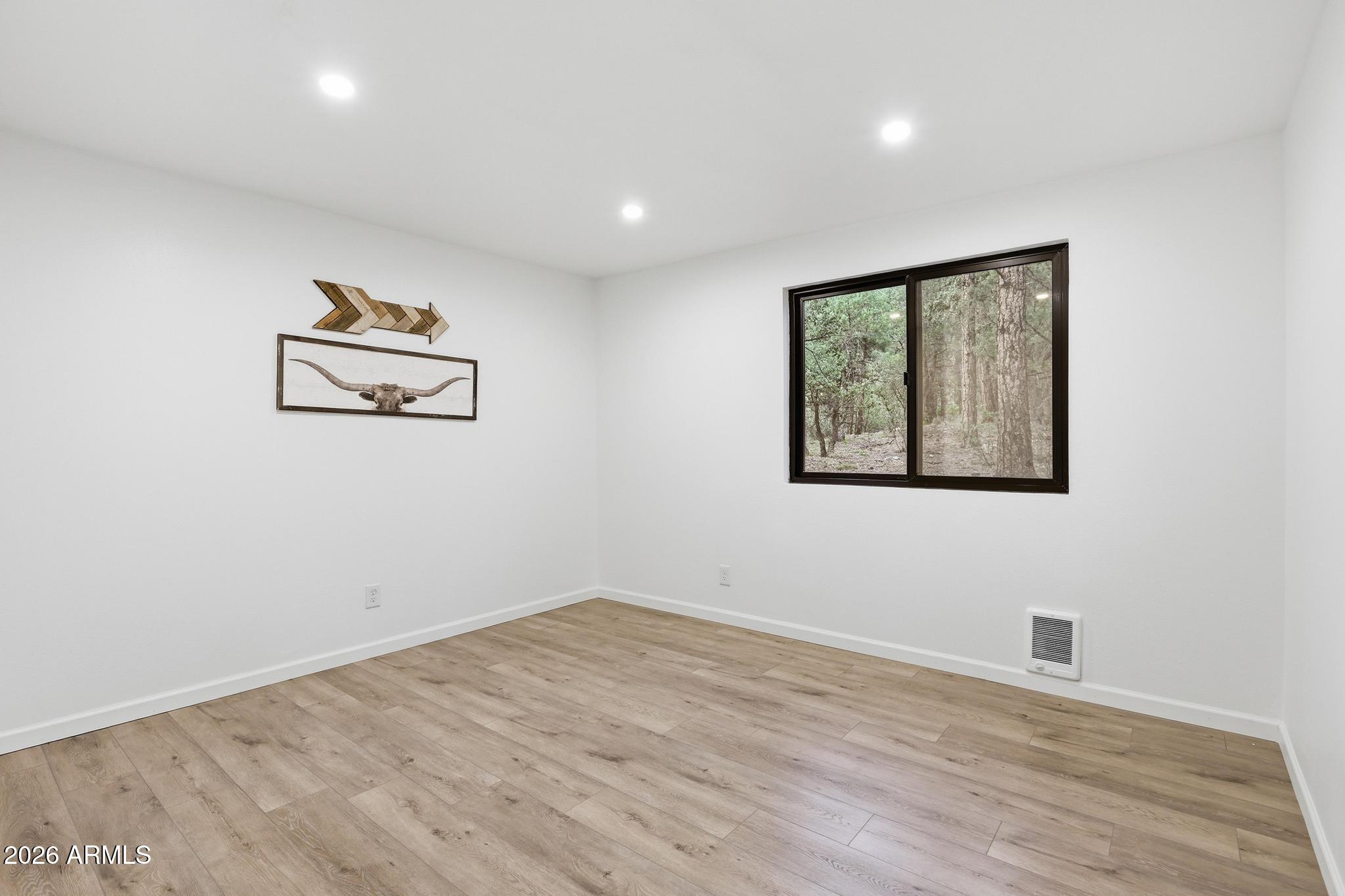 STRAWBERRY VIEW 3 - Residential