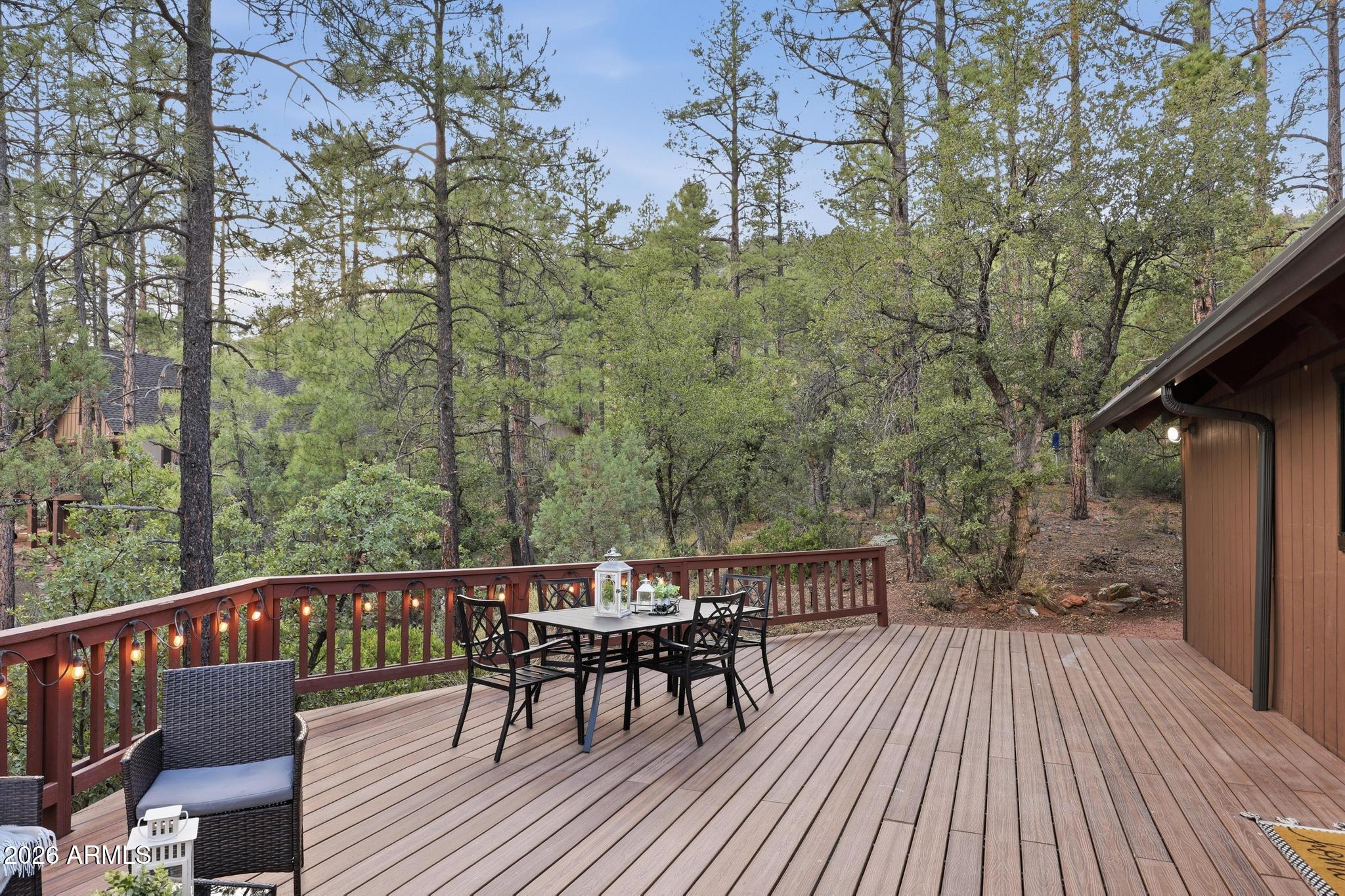 STRAWBERRY VIEW 3 - Residential