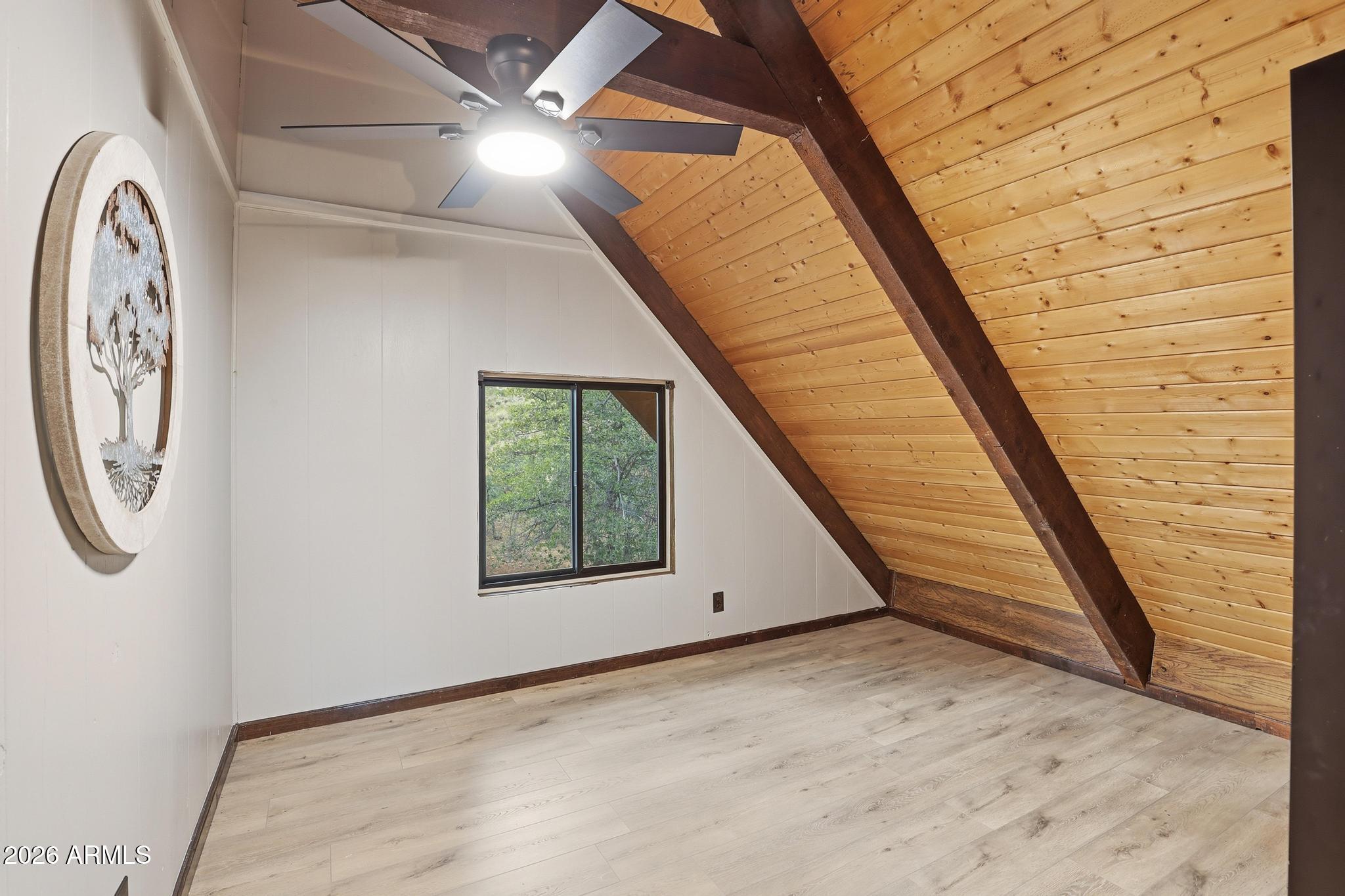 STRAWBERRY VIEW 3 - Residential