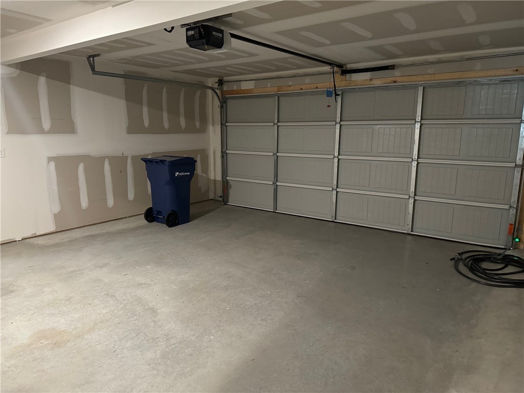 FOX TAIL SUB PH II-SILOAM SPRINGS - Residential Lease