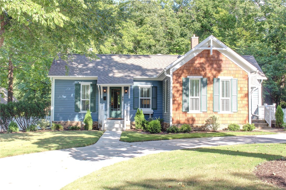Mark Zweig, Inc. remodeled home in the Washington-Willow Historic District with all new kitchen appliances, new HVAC, new hot water heater, new paint inside and out, new light and plumbing fixtures, with a private back yard with large deck (partially covered) and circle drive.  The house is designed so that it can be a single family home or be used as a duplex with 2 bedrooms and 1 bath on one side and 1 bedroom and 1 bath on the other side along with two separate living areas and two separate kitchens.