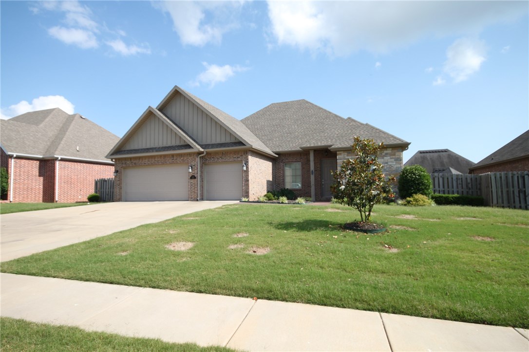 Immaculate custom built 4 bed/4 full bath home w/open floor plan. Dine-in kitchen features custom cabinets and vent hood, granite countertops, stainless appliances, PANTRY, counter seating, and opens into a large family room w/fireplace and hardwood floors,Master suite has separate walk-in shower, jetted tub, and a large walk-in closet w/ built-ins. Retreat to the upstairs spacious bonus room, walk-in storage closet & full bath. Backyard has a pergola over the covered patio.