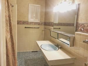 Howell, Gus - Residential