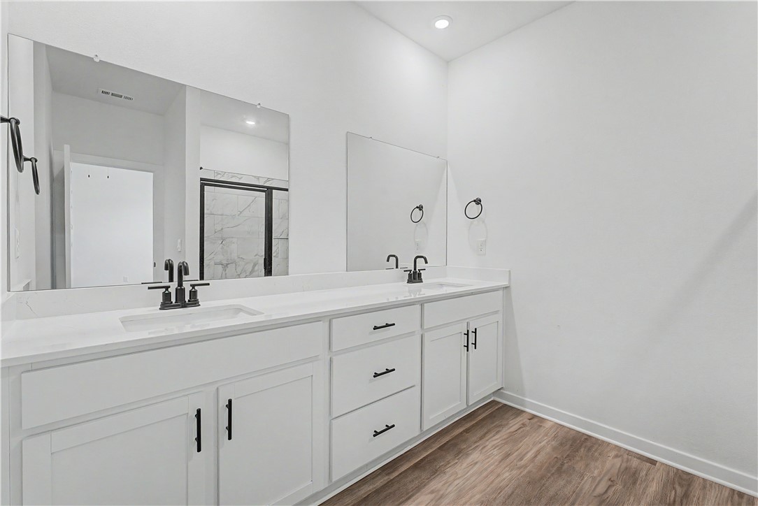 Hillcrest Sub Ph I Siloam Spgs - Residential