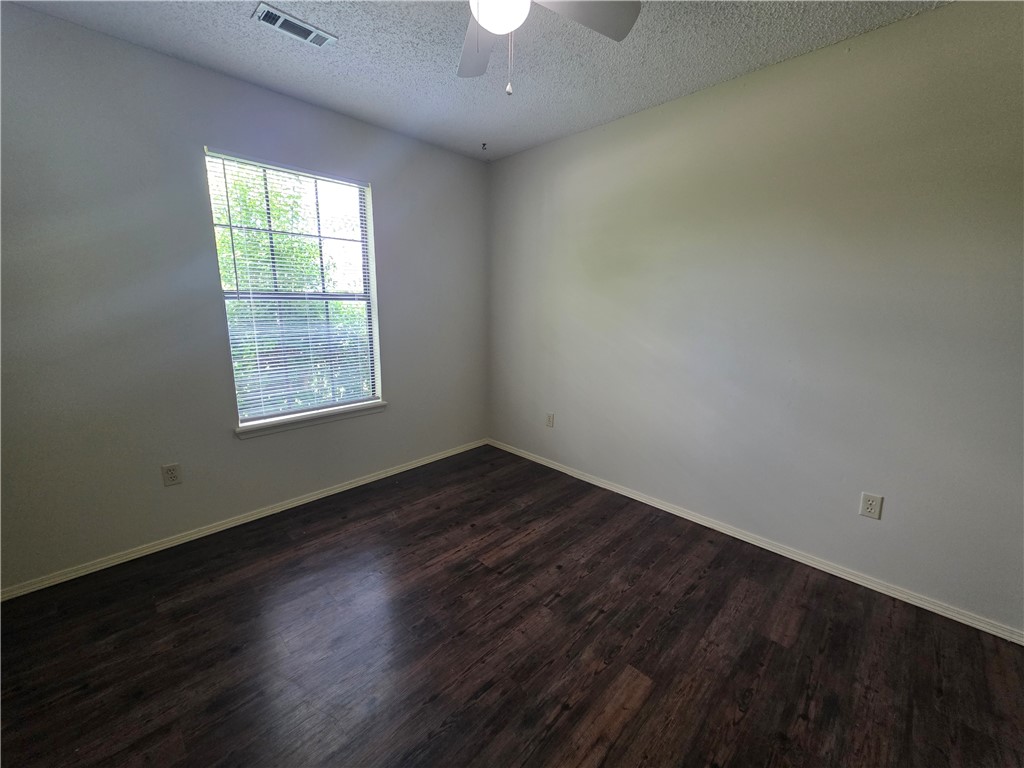 Pine Meadow Add Ph III Rogers - Residential Lease