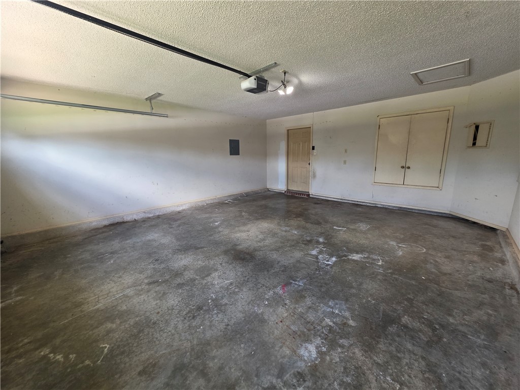Pine Meadow Add Ph III Rogers - Residential Lease