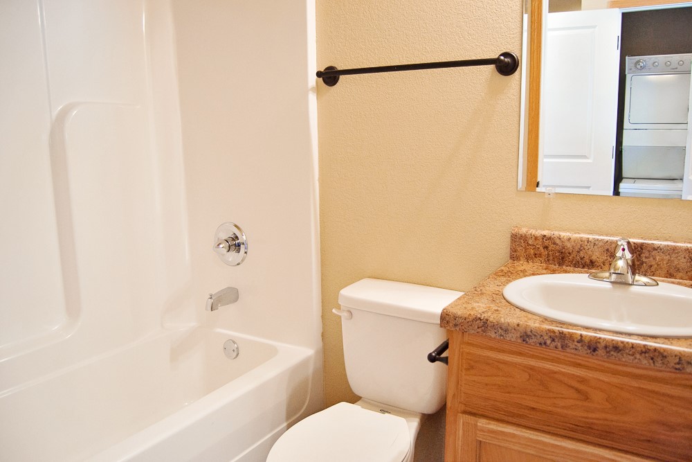 Shiloh House Ph I - Residential Lease
