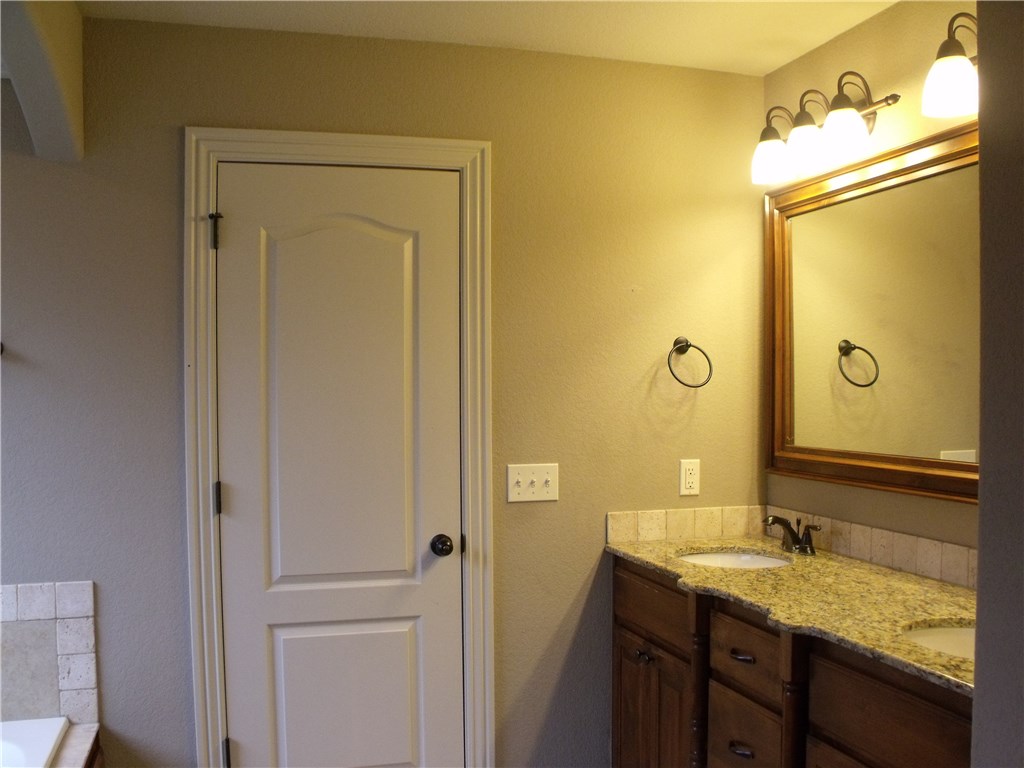 Edens Brooke Sub Ph II Bentonville - Residential Lease