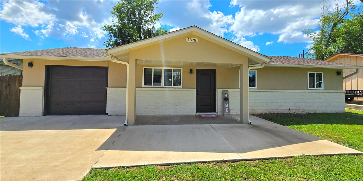 Pristine and move-in ready! Conveniently located just minutes from shopping, dining, entertainment, and everyday conveniences, this exceptional one-level home offers easy access to everything Northwest Arkansas has to offer, including quick access to I-49.
This beautifully updated home features a new roof with gutters, complete HVAC system, insulation, granite countertops, luxury vinyl plank flooring, tile flooring, electric range, water heater, newly windows, renovated tiled walk-in shower, and a new electrical panel. Most updates were completed in 2024 and 2025 including interior paint.
The exterior showcases a combination of stucco and brick, complemented by a welcoming covered front porch and a newly poured in 2024 spacious concrete driveway with ample parking. The attached garage includes additional storage space, while the large backyard provides plenty of room to relax, entertain, or enjoy outdoor activities.
Don't miss this incredible opportunity—schedule your private showing today!