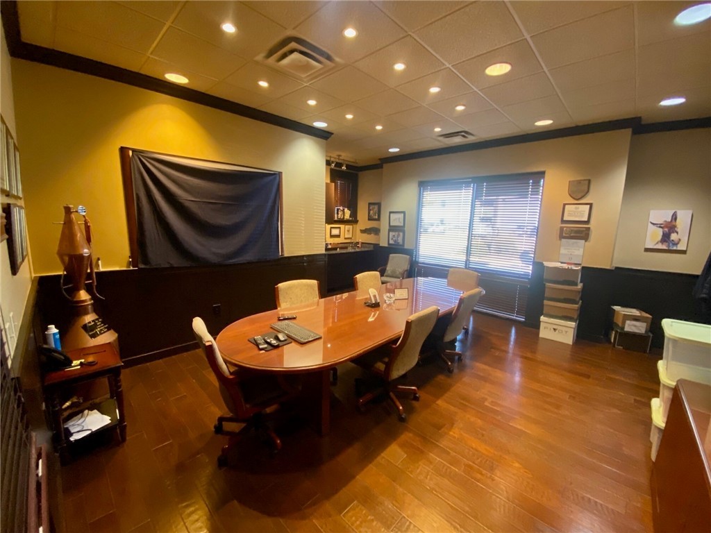 Cmn Bus Park - Commercial Lease