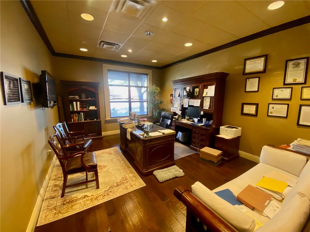 Cmn Bus Park - Commercial Lease