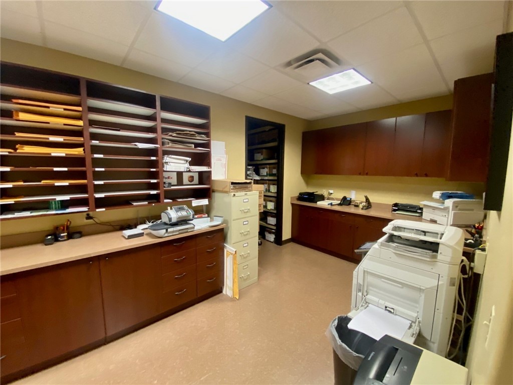 Cmn Bus Park - Commercial Lease