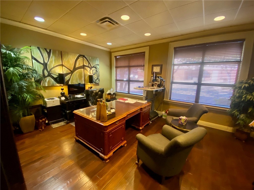 Cmn Bus Park - Commercial Lease