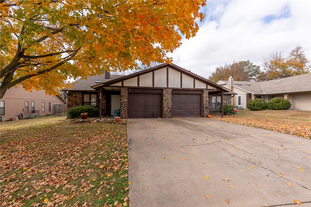 Sundance Acres Ph 4 Rogers - Residential