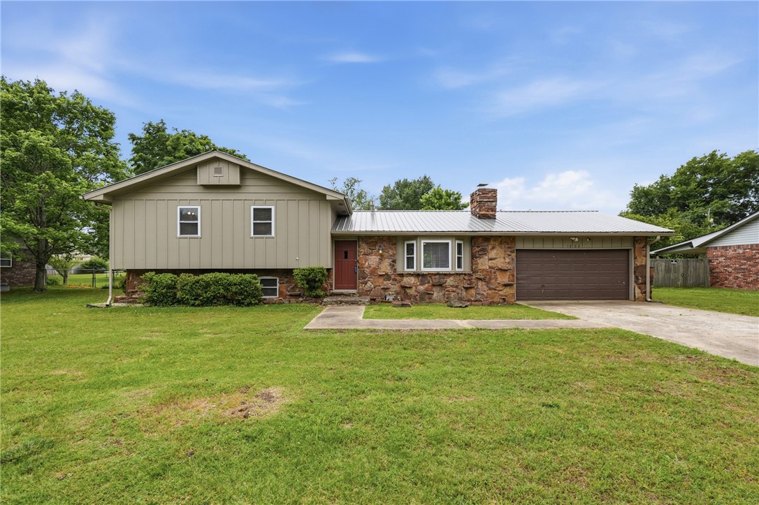 Completely remodeled and move-in ready, this beautifully updated home at 1902 Granite in Siloam Springs offers space, style, and an unbeatable location. Featuring 5 bedrooms and 3 full bathrooms, this home provides flexible living options perfect for families, entertaining, multi-generational living, or working from home. Inside, you’ll find modern updates throughout with thoughtful finishes and a functional layout designed for comfortable everyday living. Situated on a large lot, the property offers plenty of outdoor space to enjoy, garden, entertain, or relax. Conveniently located near John Brown University, schools, parks, trails, and Downtown Siloam Springs, this home also offers quick access to nearby casinos, dining, shopping, and recreation. Combining updated construction, location, and generous space, this property is a rare opportunity in one of Northwest Arkansas’ growing communities.