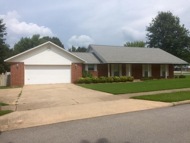 Beautiful home with a large open floor plan , lovely covered front covered porch! This home has great big yard and its located in an awesome corner lot ! call now to set up your showing!