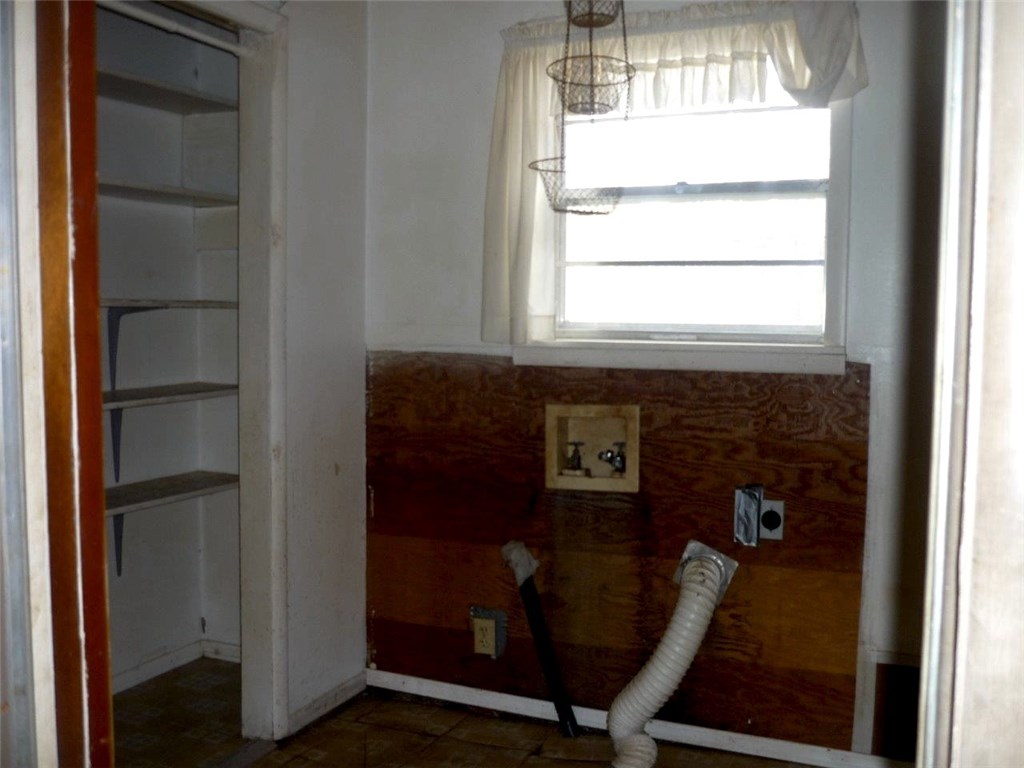 Altons Brush Creek Hls Rogers - Residential