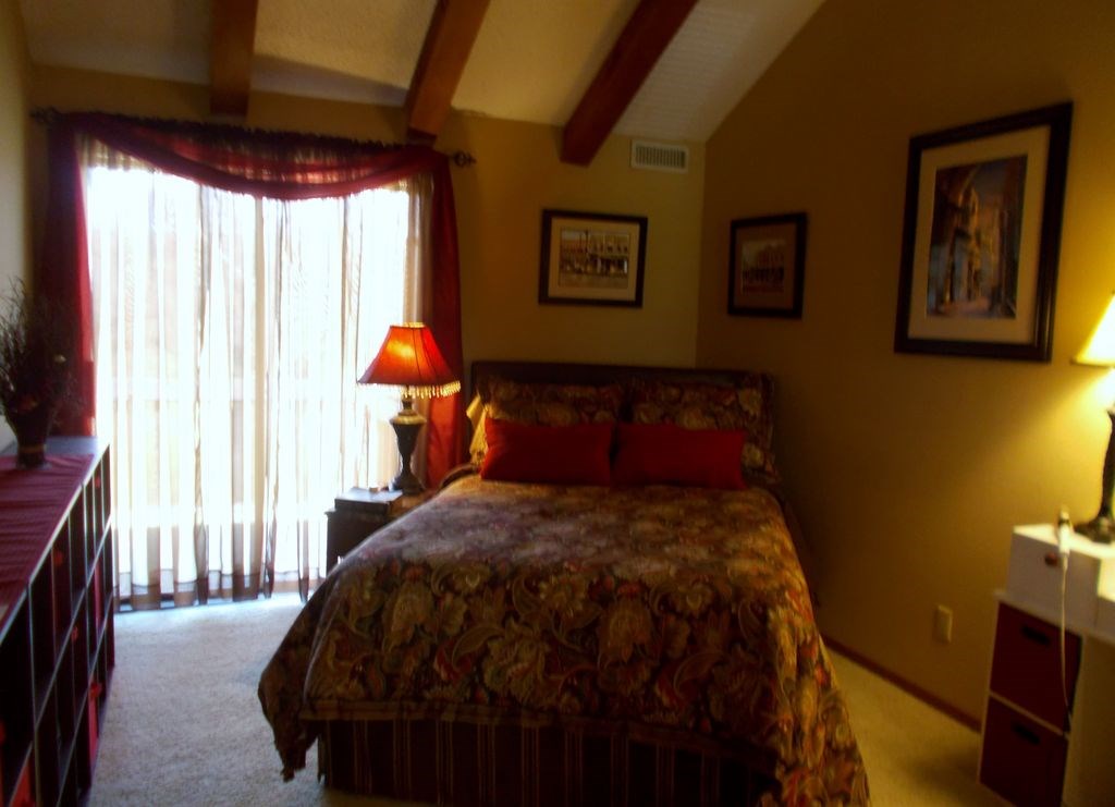 Dawn Hill Cynth Twnh - Residential