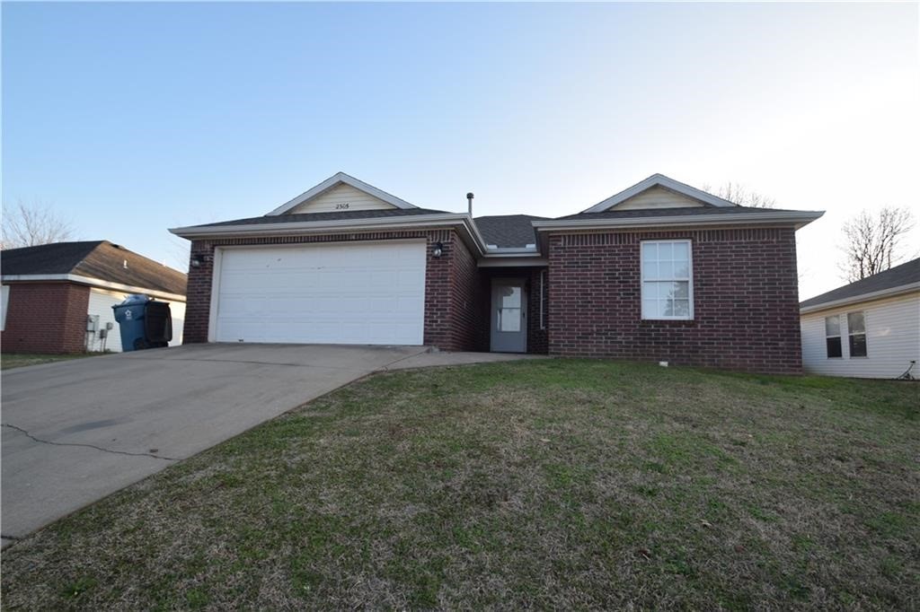 Available July 1st 2026, Great location, 3 bedroom, 2 bath, 2 car garage. Large living room with fireplace and comes with brand new stainless kitchen appliances including washer, dryer and refrigerator. Privacy fenced back yard. No smoking. One year lease minimum.
