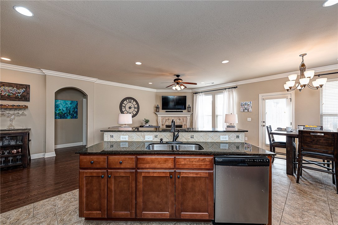Hamptons, The Cave Spgs - Residential