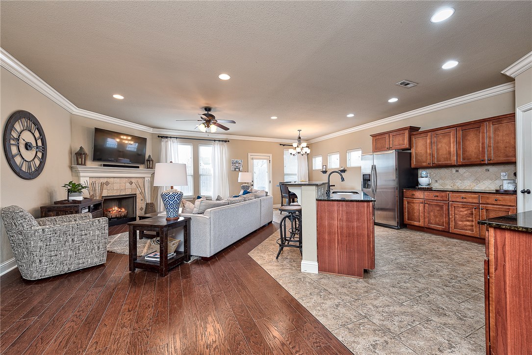 Beautiful 3 bed, 2 bath home, located in the Hamptons Community of Cave Springs! With lovely curb appeal, this home is just as beautiful inside as it is outside. An open concept floor plan, complimented by hardwood floors, crown molding, and a gas fireplace creates a cozy living room environment. Just steps away you’ll find the kitchen, with tile flooring, lovely rich cabinetry, granite countertops, stainless steel appliances and an eat-in kitchen to top it off. You’ll find hardwood flooring in the master bedroom as well as a Jack and Jill style sink, walk-in shower and jacuzzi in the bathroom. Enjoy entertaining guests outside under the covered patio with a beautiful open field view. Located in the NE corner of Cave Springs, you will be just minutes from I-49.