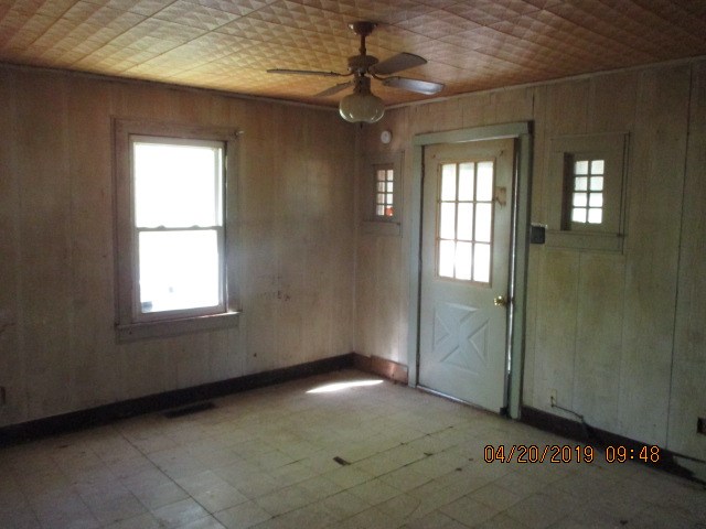 01-20-33-RURAL - Residential