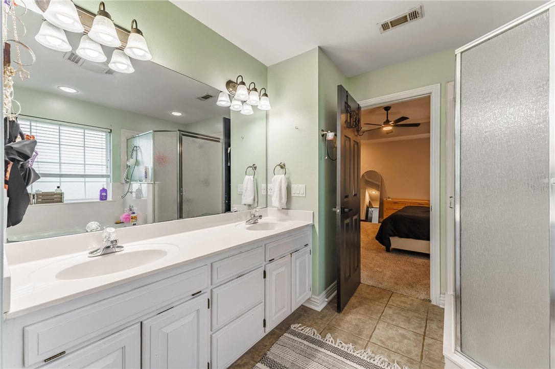 Champions Estates Rogers - Residential Lease