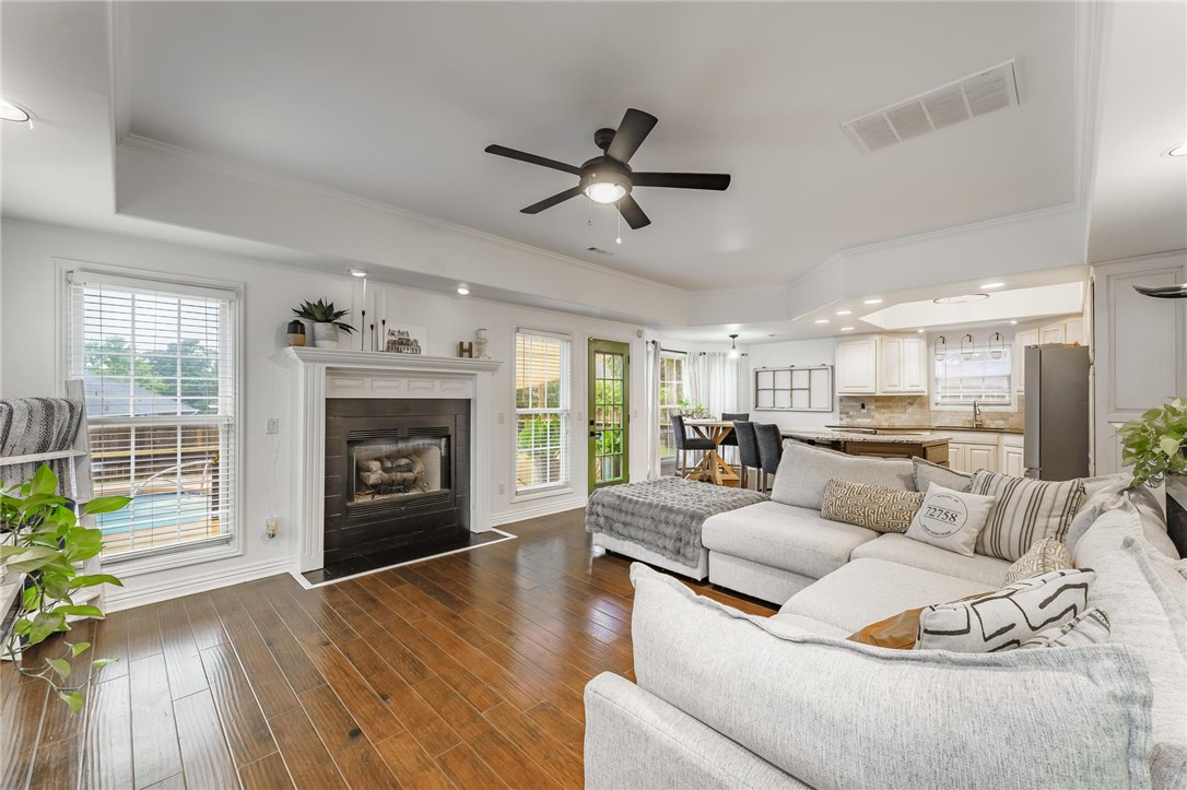 Champions Estates Rogers - Residential Lease