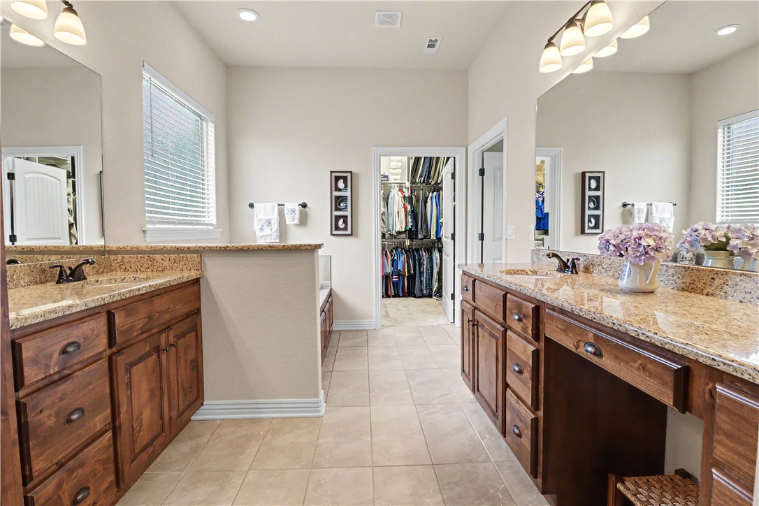 Country Club Villas Bvv - Residential