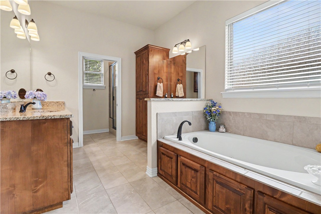 Country Club Villas Bvv - Residential