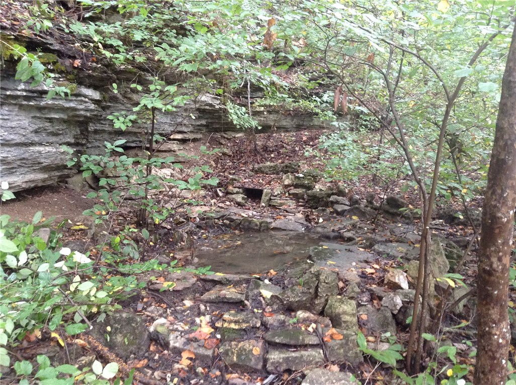 Quiet Valley - Land