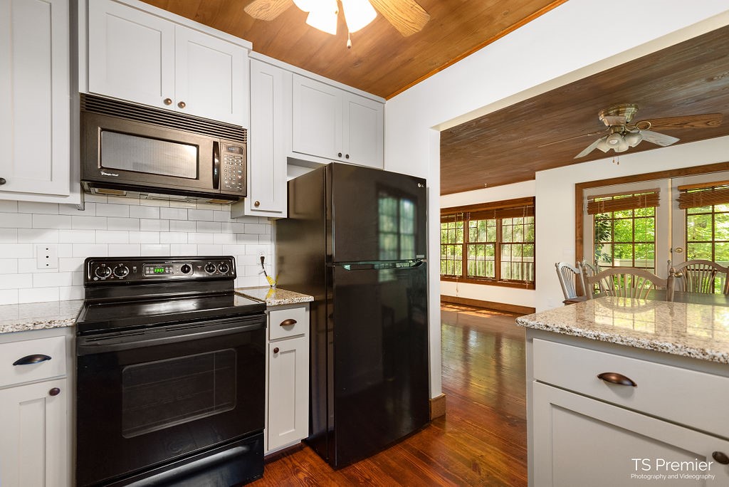 Aces Acres Sub - Residential Lease
