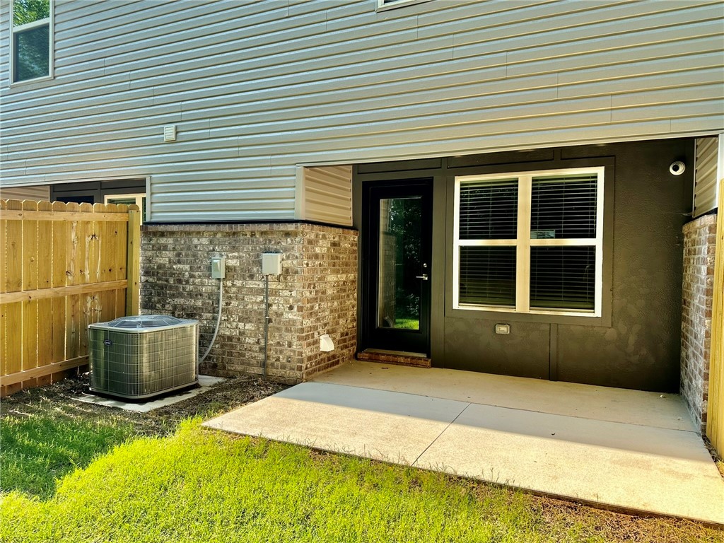 Fayetteville Outlots - Residential Lease