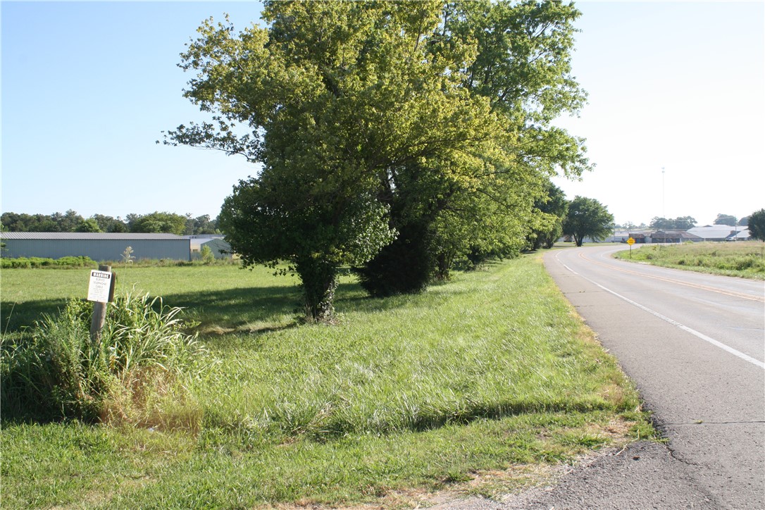 348 feet of Hwy 62 road frontage. Excellent location, with high traffic volume. Property is level and well maintained.